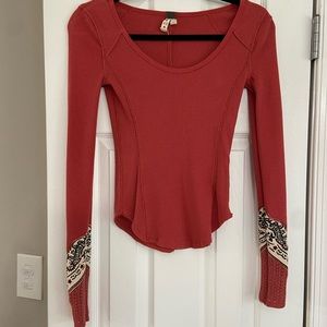 We The Free causal thermal long sleeve shirt, details on sleeves